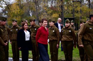 La ministra Carolina Tohá en la Escuela de Formación de Carabineros